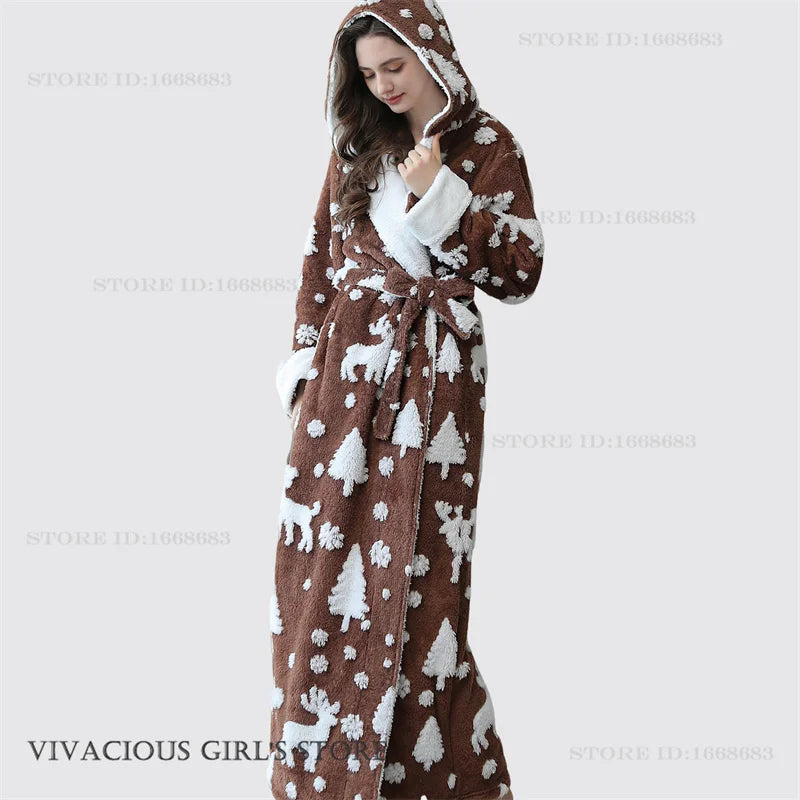 Peignoir long à capuche en polaire – Sapins & flocons