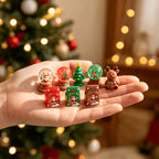 Set de 8 mini décorations de Noël (boules, cadeaux, sapin, renne)