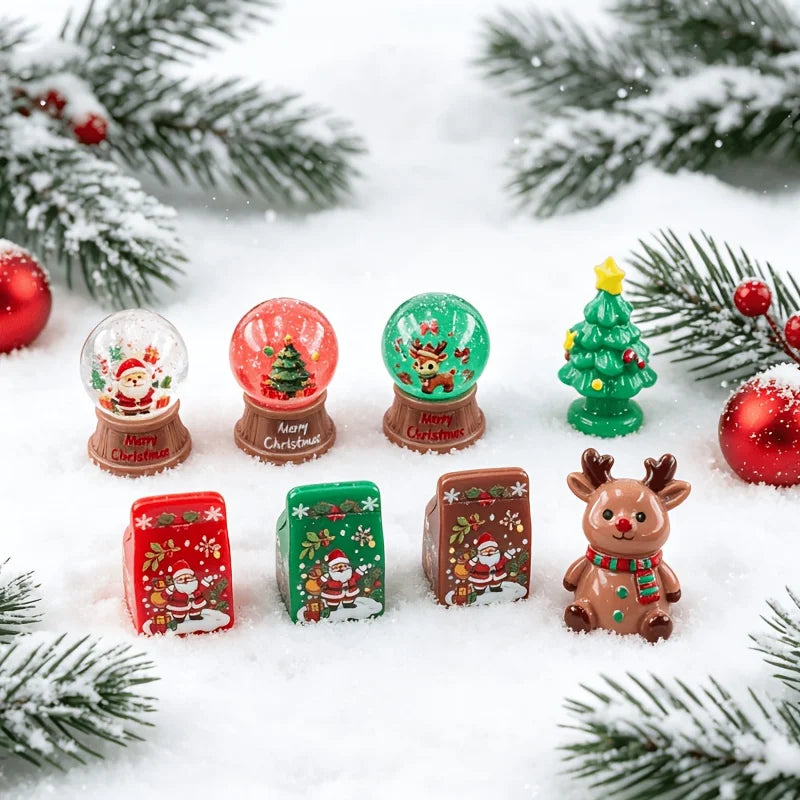 Set de 8 mini décorations de Noël (boules, cadeaux, sapin, renne)