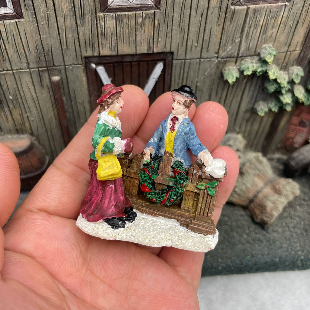 Personnage miniature de village de Noël (à l'unité)