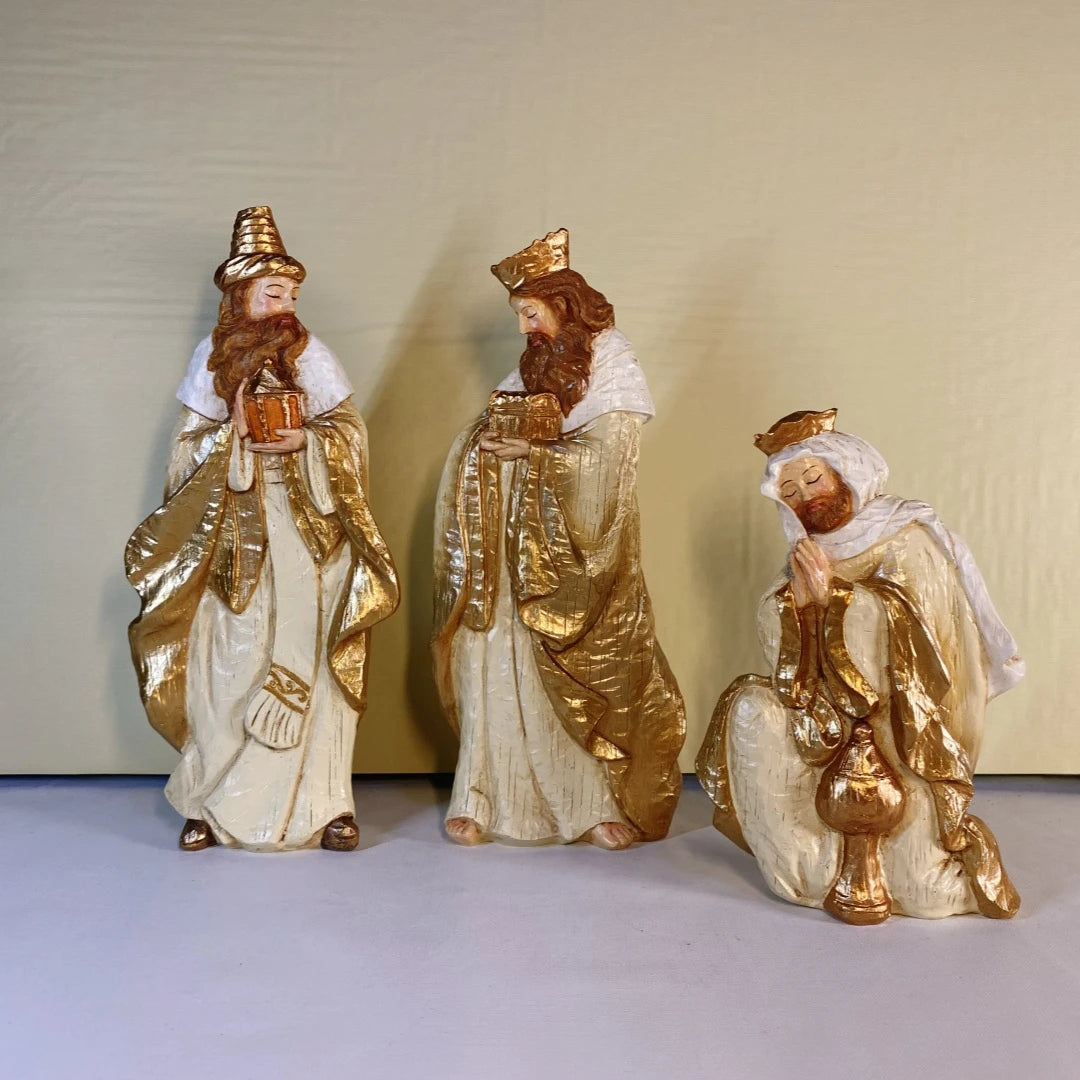 Crèche de Noël traditionnelle – santons dorés