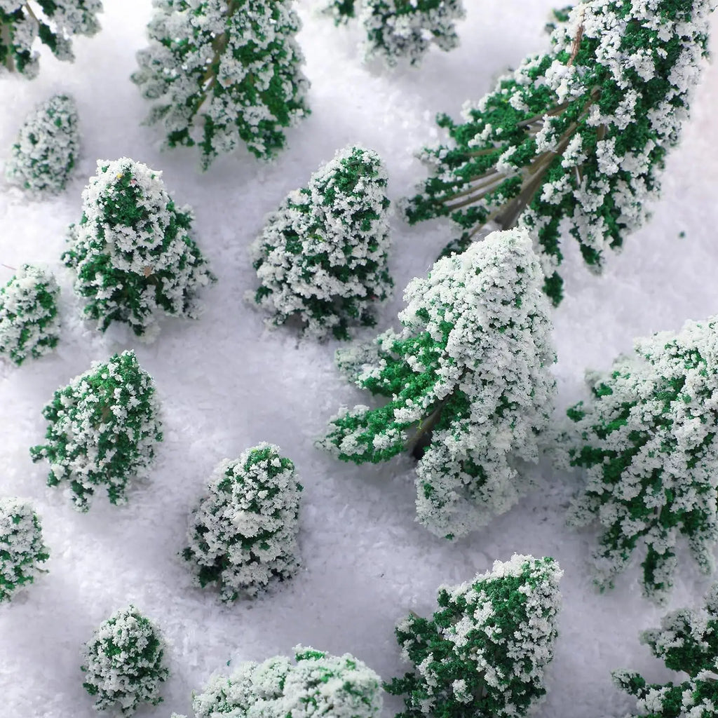 Lot de 19 mini sapins enneigés