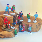 Personnages d'hiver miniatures (patineurs, skieurs…)