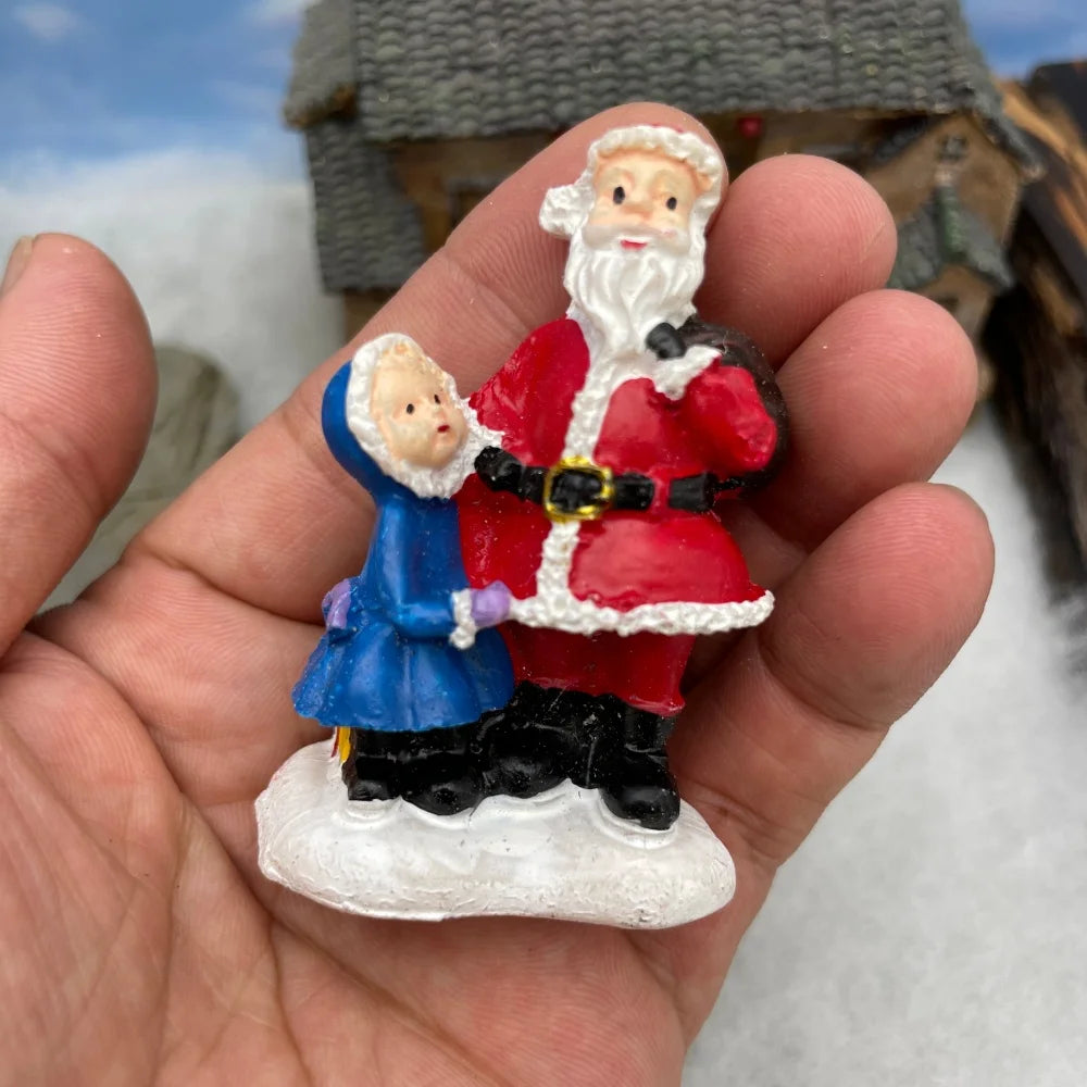 Personnage miniature de village de Noël (à l'unité)