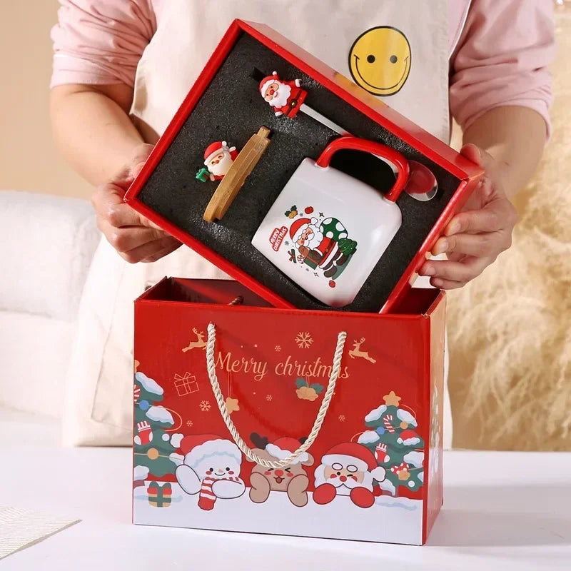 Coffret Tasse de Noël avec couvercle et cuillère