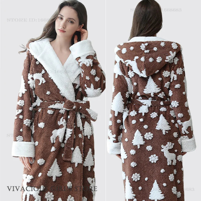 Peignoir long à capuche en polaire – Sapins & flocons