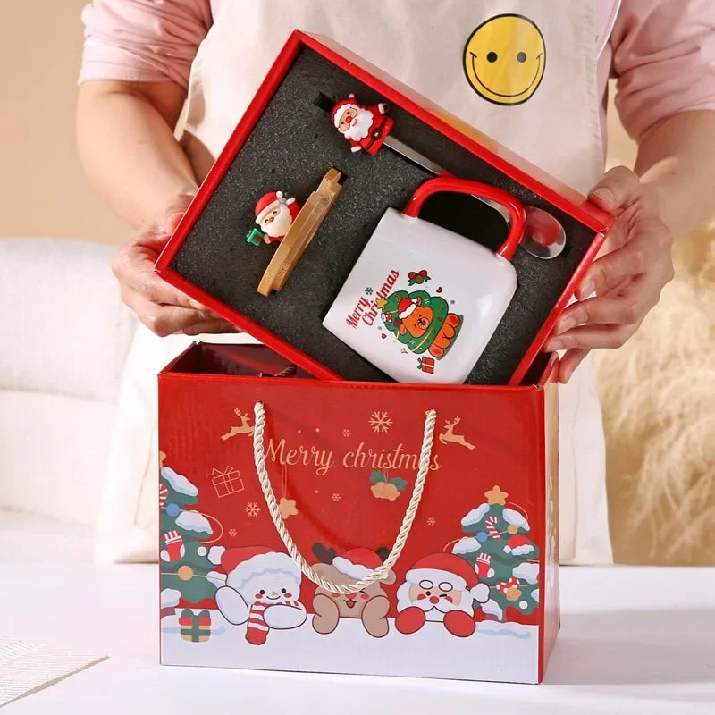 Coffret Tasse de Noël avec couvercle et cuillère