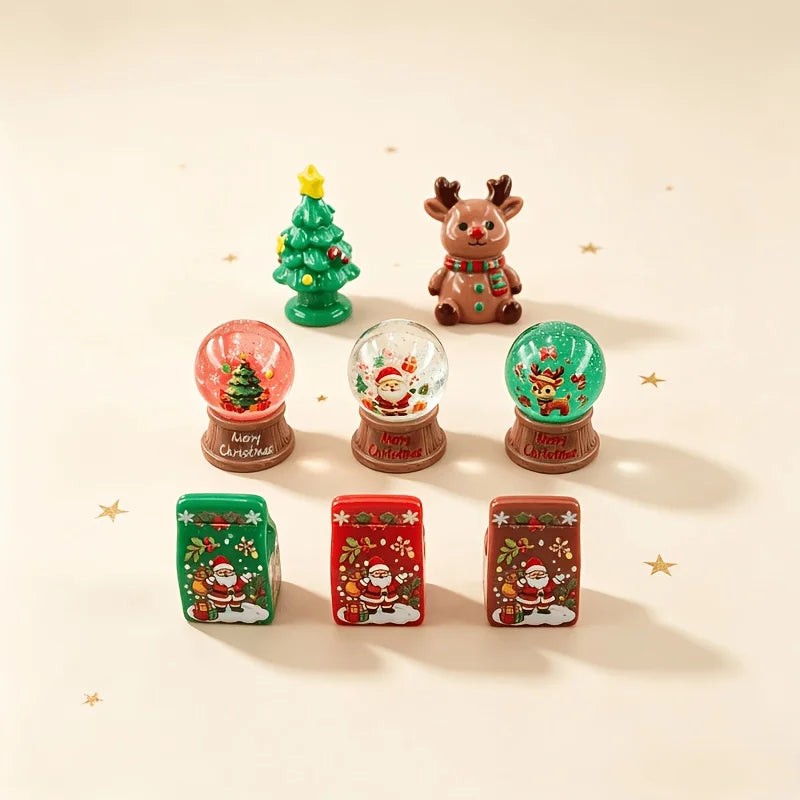 Set de 8 mini décorations de Noël (boules, cadeaux, sapin, renne)