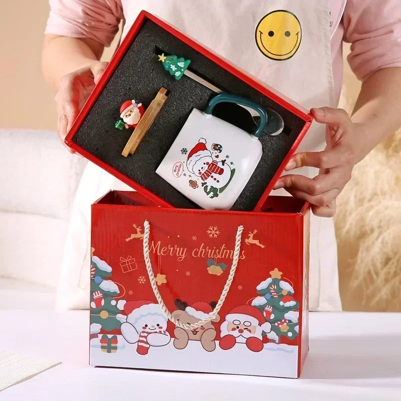 Coffret Tasse de Noël avec couvercle et cuillère