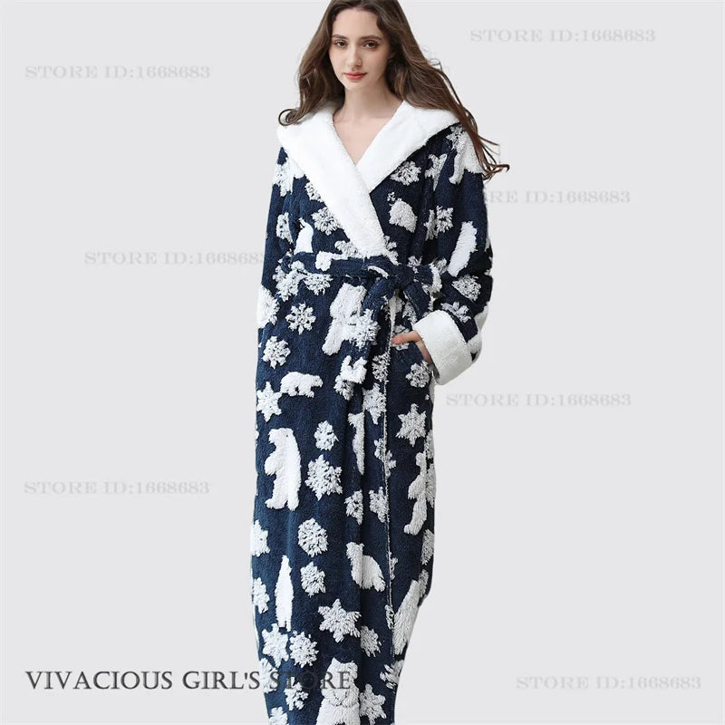 Peignoir long à capuche en polaire – Sapins & flocons