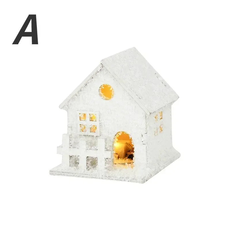 Maison enneigée lumineuse en bois blanc