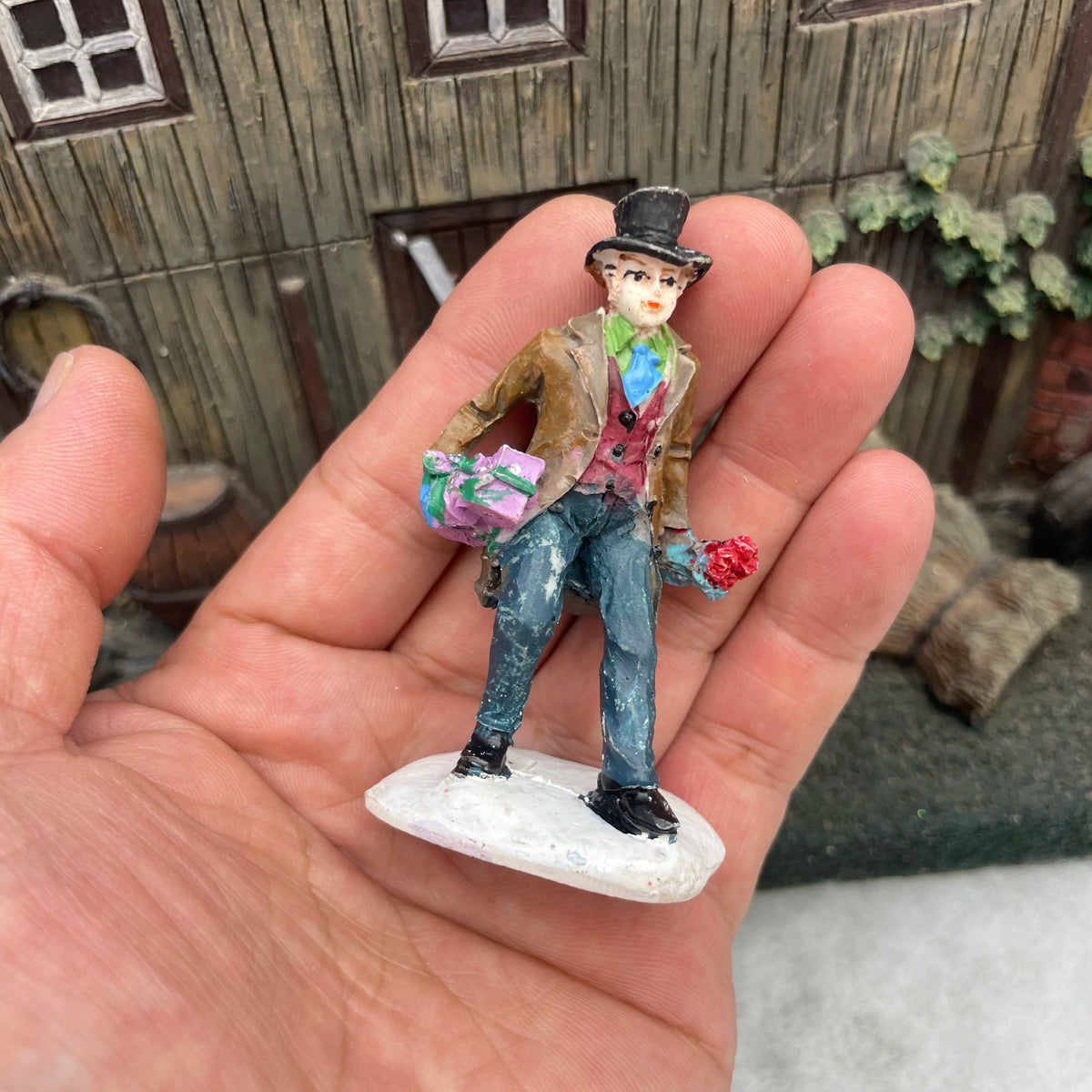 Personnage miniature de village de Noël (à l'unité)
