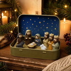 Mini crèche de Noël dans sa boîte en métal