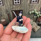 Personnage miniature de village de Noël (à l'unité)